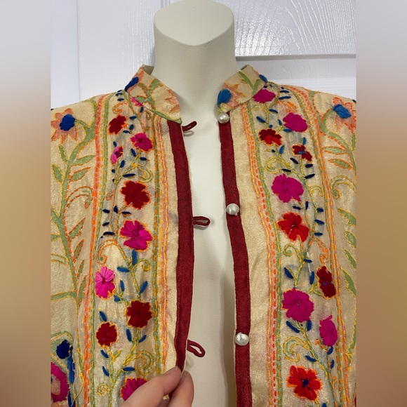 This jacket is handmade  of vintage embroidered fabric from the 70's so unique - Picture 3 of 11